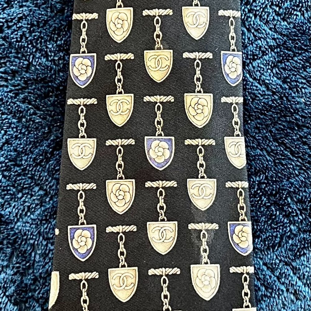 RARE TIE